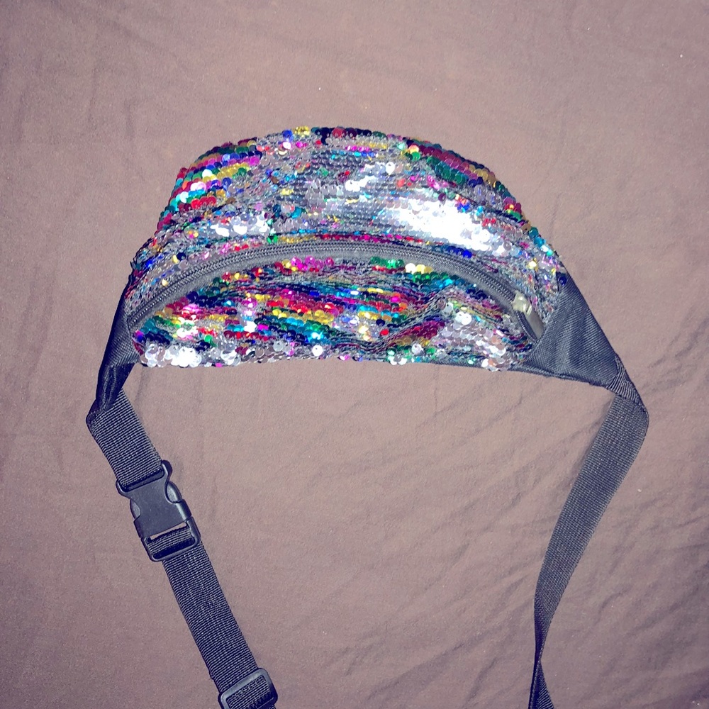 Color changing Fanny pack - Picture 2 of 2